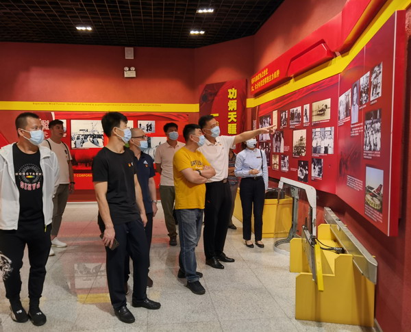 鷹擊長空 譜寫改革新篇——省建科院第一、二黨支部慶建黨百年參觀沈飛航空博覽園(圖3)