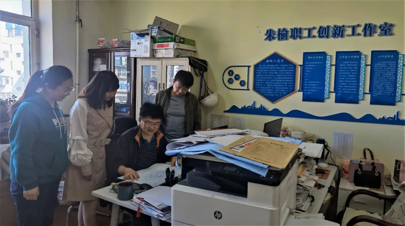 借平臺 補(bǔ)短板 促轉(zhuǎn)化 省建科院再添集團(tuán)職工創(chuàng)新工作室(圖1) 借平臺 補(bǔ)短板 促轉(zhuǎn)化 省建科院再添集團(tuán)職工創(chuàng)新工作室(圖1)