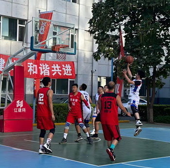 賽場結(jié)友誼 合作拓市場——省建科院與中建三局東北分公司開展籃球友誼對(duì)抗賽(圖5) 賽場結(jié)友誼 合作拓市場——省建科院與中建三局東北分公司開展籃球友誼對(duì)抗賽(圖5)