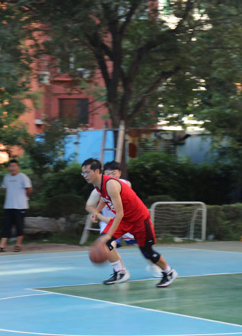 賽場結(jié)友誼 合作拓市場——省建科院與中建三局東北分公司開展籃球友誼對(duì)抗賽(圖6) 賽場結(jié)友誼 合作拓市場——省建科院與中建三局東北分公司開展籃球友誼對(duì)抗賽(圖6)